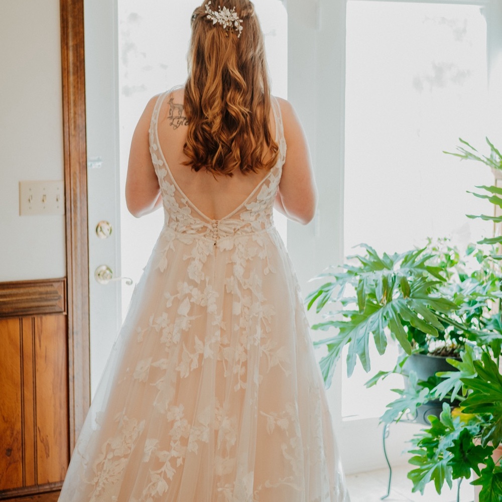 Maggie Sottero Sasha Wedding Dress - Picture 2 of 4